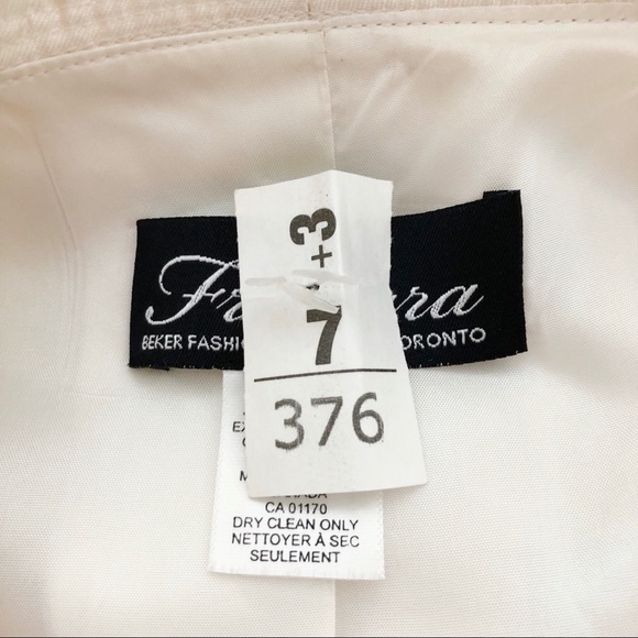 DESIGNER LIMITED EDITION WEDDING DRESS - Picture 15 of 15